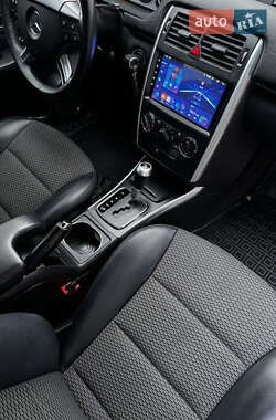 Хэтчбек Mercedes-Benz B-Class 2010 в 