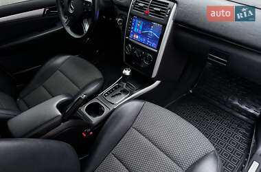 Хэтчбек Mercedes-Benz B-Class 2010 в 
