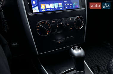 Хэтчбек Mercedes-Benz B-Class 2010 в 