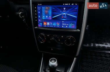 Хэтчбек Mercedes-Benz B-Class 2010 в 