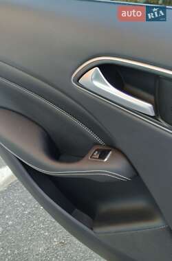 Хэтчбек Mercedes-Benz B-Class 2015 в 