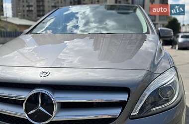 Хэтчбек Mercedes-Benz B-Class 2017 в 