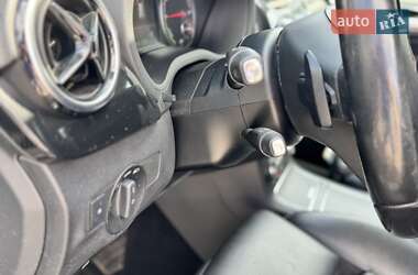 Хэтчбек Mercedes-Benz B-Class 2017 в 