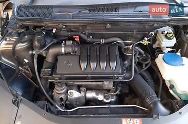 Хетчбек Mercedes-Benz B-Class 2009 в 