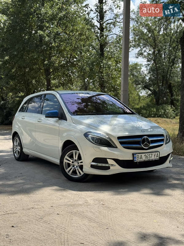 Хэтчбек Mercedes-Benz B-Class 2014 в Кропивницком
