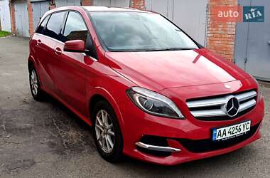 Хэтчбек Mercedes-Benz B-Class 2016 в 