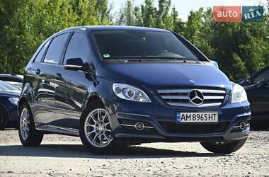 Хэтчбек Mercedes-Benz B-Class 2009 в 