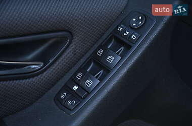 Хэтчбек Mercedes-Benz B-Class 2009 в 