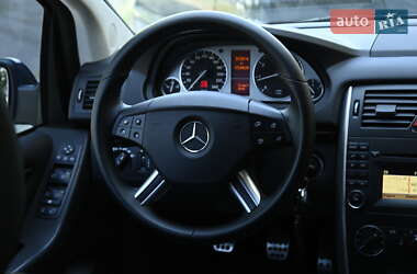 Хэтчбек Mercedes-Benz B-Class 2009 в 