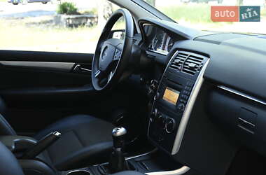 Хэтчбек Mercedes-Benz B-Class 2009 в 