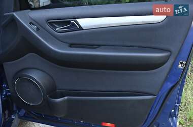 Хэтчбек Mercedes-Benz B-Class 2009 в 