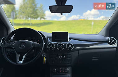 Хэтчбек Mercedes-Benz B-Class 2012 в 