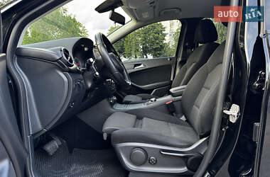 Хэтчбек Mercedes-Benz B-Class 2016 в 