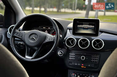 Хэтчбек Mercedes-Benz B-Class 2016 в 