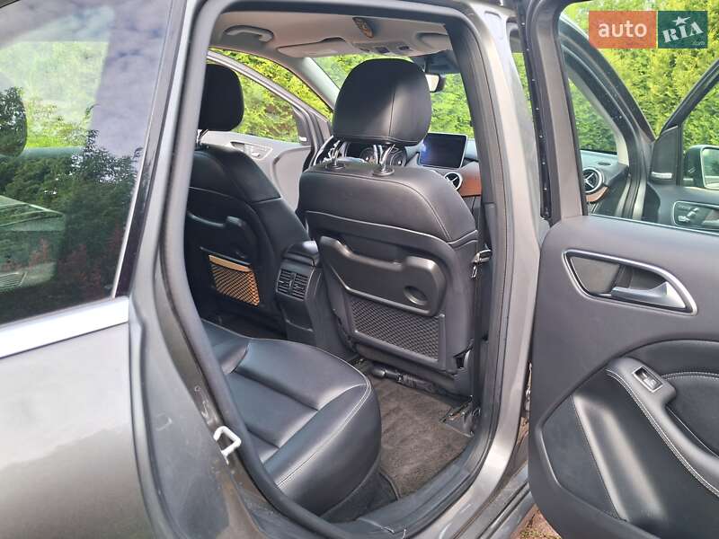 Хэтчбек Mercedes-Benz B-Class 2015 в Киеве фото 38 Хэтчбек Mercedes-Benz B-Class 2015 в Киеве