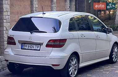 Хэтчбек Mercedes-Benz B-Class 2010 в 