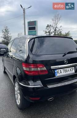 Хэтчбек Mercedes-Benz B-Class 2009 в 