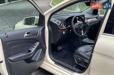 Хэтчбек Mercedes-Benz B-Class 2012 в 