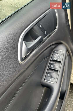 Хэтчбек Mercedes-Benz B-Class 2012 в 