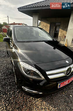 Хэтчбек Mercedes-Benz B-Class 2017 в 