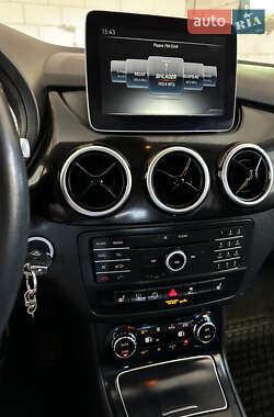 Хэтчбек Mercedes-Benz B-Class 2017 в 