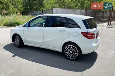 Хэтчбек Mercedes-Benz B-Class 2016 в 