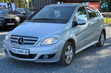 Хэтчбек Mercedes-Benz B-Class 2009 в 