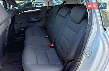 Хэтчбек Mercedes-Benz B-Class 2009 в 