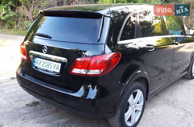 Хэтчбек Mercedes-Benz B-Class 2017 в 