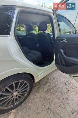 Хэтчбек Mercedes-Benz B-Class 2016 в 