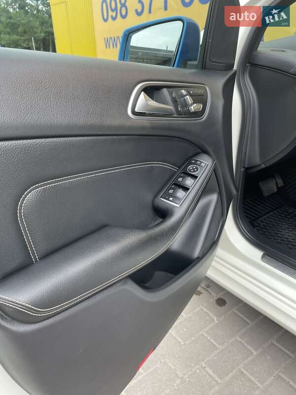 Хетчбек Mercedes-Benz B-Class 2015 в Новояворівську