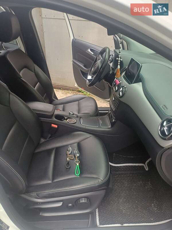Хэтчбек Mercedes-Benz B-Class 2015 в Львове