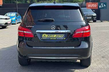 Хэтчбек Mercedes-Benz B-Class 2017 в 