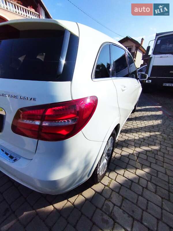 Хэтчбек Mercedes-Benz B-Class 2015 в Самборе фото 3 Хэтчбек Mercedes-Benz B-Class 2015 в Самборе