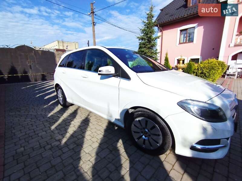 Хэтчбек Mercedes-Benz B-Class 2015 в Самборе фото 15 Хэтчбек Mercedes-Benz B-Class 2015 в Самборе