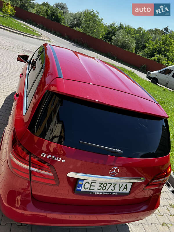 Хэтчбек Mercedes-Benz B-Class 2017 в Черновцах