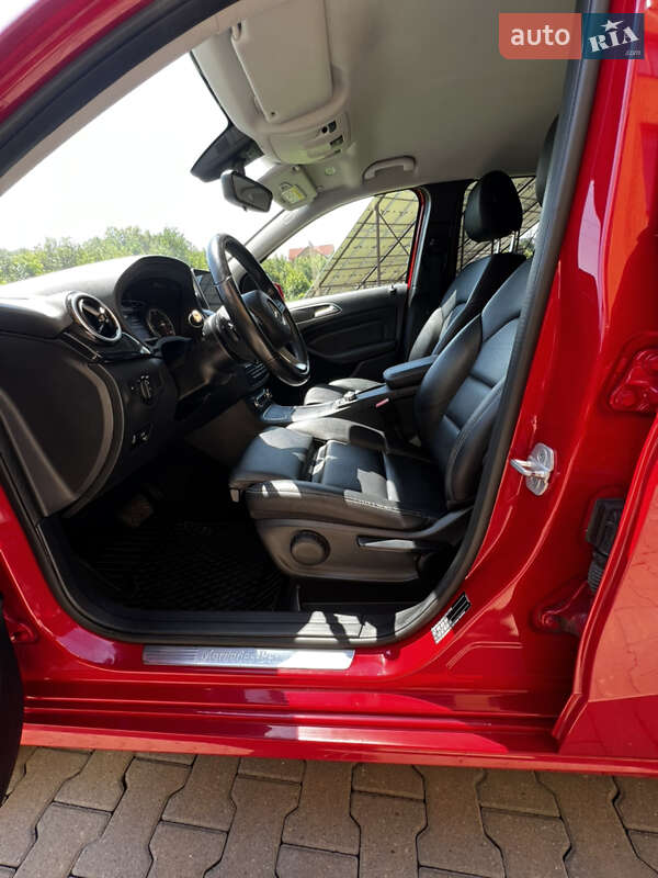 Хэтчбек Mercedes-Benz B-Class 2017 в Черновцах