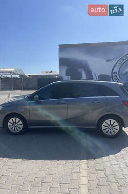 Хэтчбек Mercedes-Benz B-Class 2015 в 