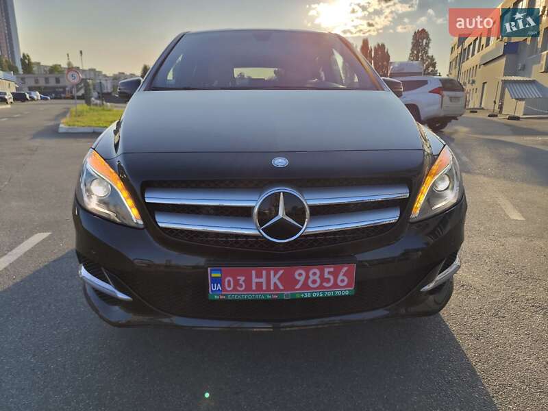 Хэтчбек Mercedes-Benz B-Class 2016 в Киеве