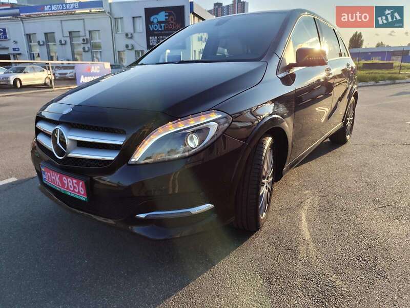 Хэтчбек Mercedes-Benz B-Class 2016 в Киеве