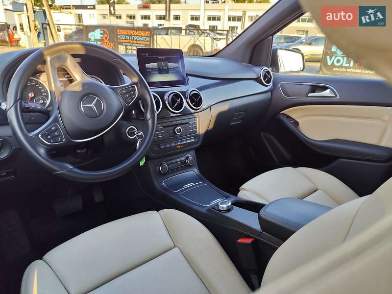 Хэтчбек Mercedes-Benz B-Class 2016 в Киеве
