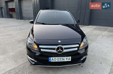 Хэтчбек Mercedes-Benz B-Class 2015 в 