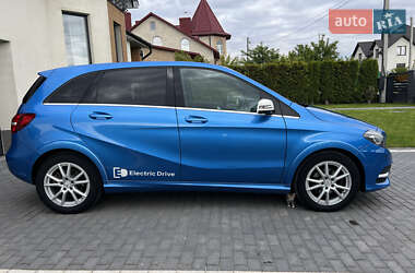 Хэтчбек Mercedes-Benz B-Class 2016 в 