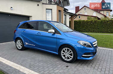 Хэтчбек Mercedes-Benz B-Class 2016 в 