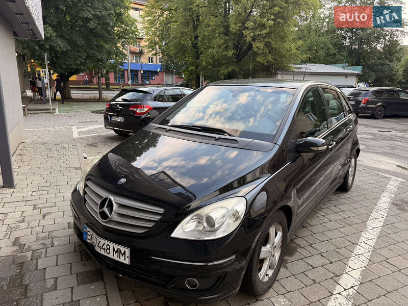 Хэтчбек Mercedes-Benz B-Class 2005 в 