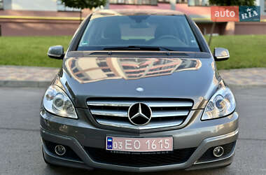 Хэтчбек Mercedes-Benz B-Class 2009 в 