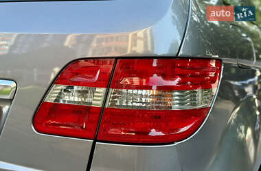 Хэтчбек Mercedes-Benz B-Class 2009 в 