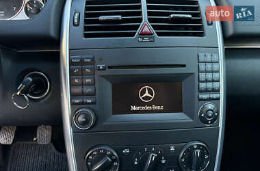 Хэтчбек Mercedes-Benz B-Class 2009 в 