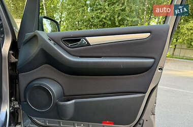 Хэтчбек Mercedes-Benz B-Class 2009 в 