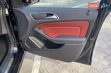 Хэтчбек Mercedes-Benz B-Class 2016 в 